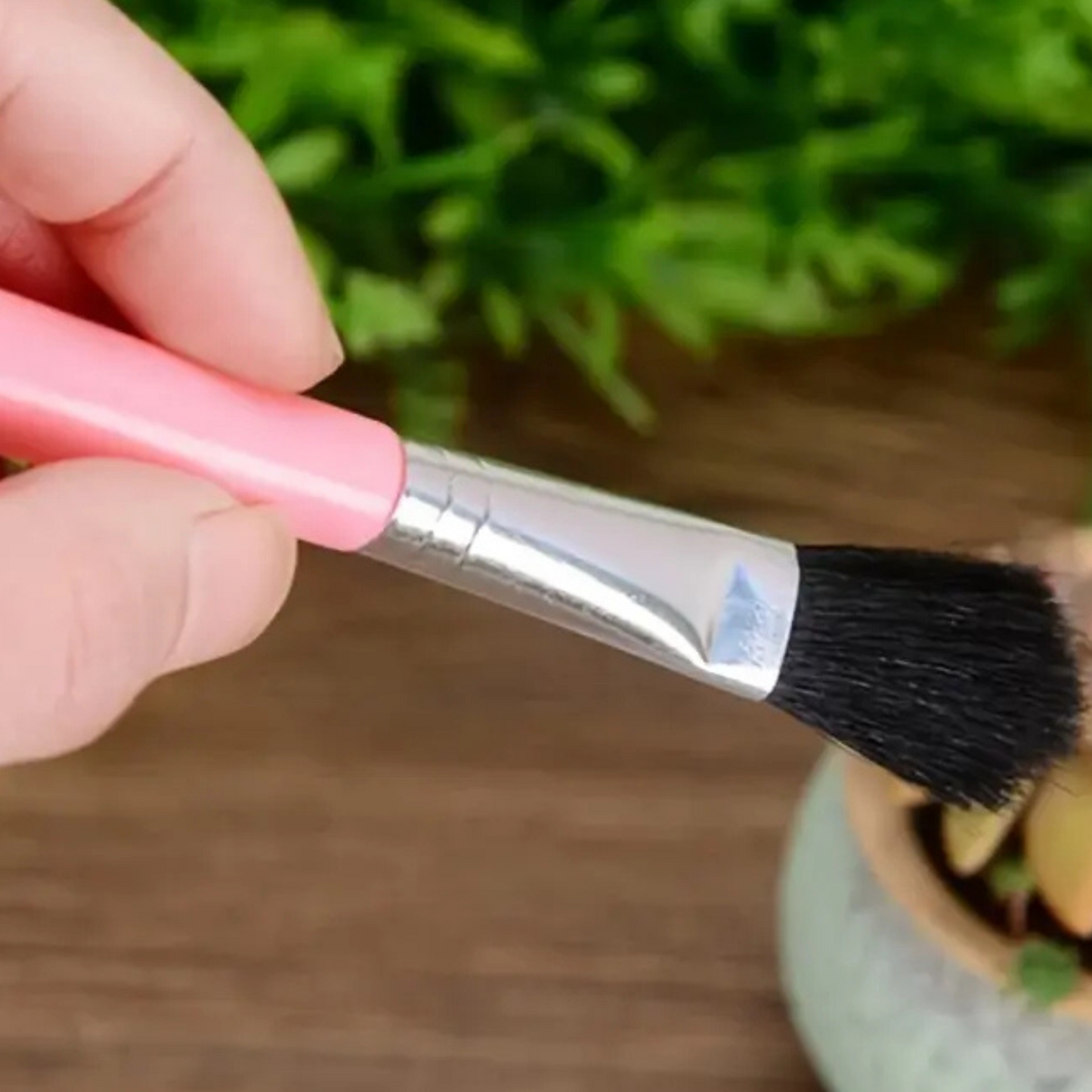 'Leaf Brush' Pink
